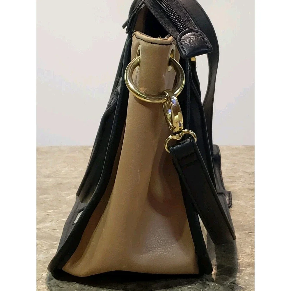 London Fog Faux Ostrich Skin Purse Handbag Black/Beige Lock Key Design 5 Pockets - Picture 7 of 10
